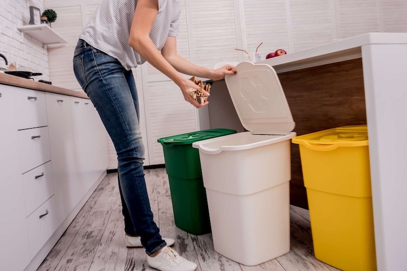 صندوق القمامة المنزلي .. هكذا تتخلص من الرائحة الكريهة