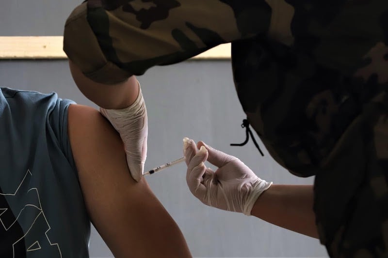 هذه حقيقة العلاقة والتفاعل بين "البنج" واللقاح‎