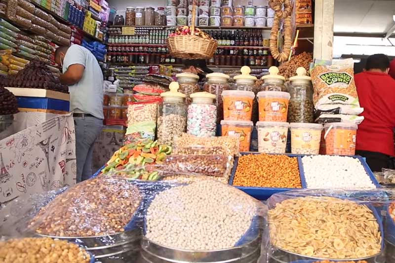 كساد تجارة الفواكه الجافة