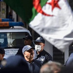 مغاربة ضحايا "الهجرة السرية" يعيشون الجحيم في المعتقلات الجزائرية
