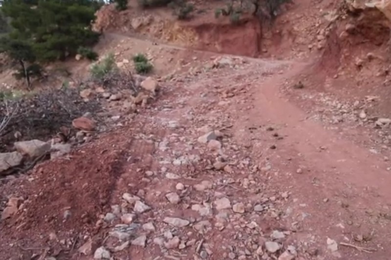 مقطع طرقي يثير قلق السكان في جماعة تيلوكيت