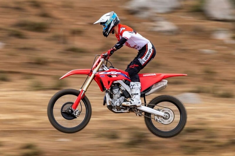 هوندا تطلق دراجتها النارية CRF 250R الجديدة