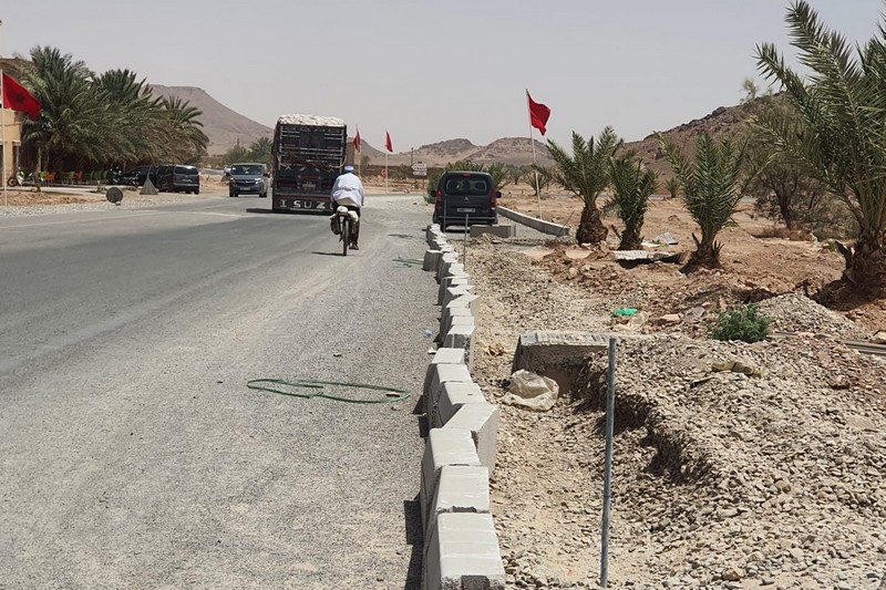 ساكنة تنجداد تطلب تسريع أشغال الشارع الرئيسي