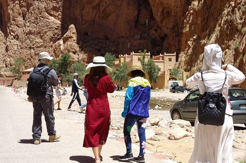 الجائحة تخنق القطاع السياحي في تنغير .. والبطالة تهدد الأيادي العاملة