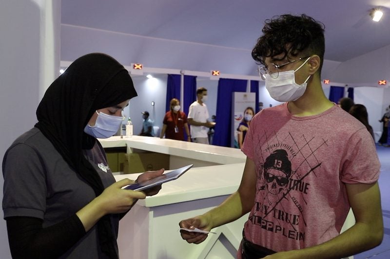 مركز "التلقيح الرقمي" بالنواصر .. "نقطة ضوء" تستقبل آلاف الأشخاص يوميا