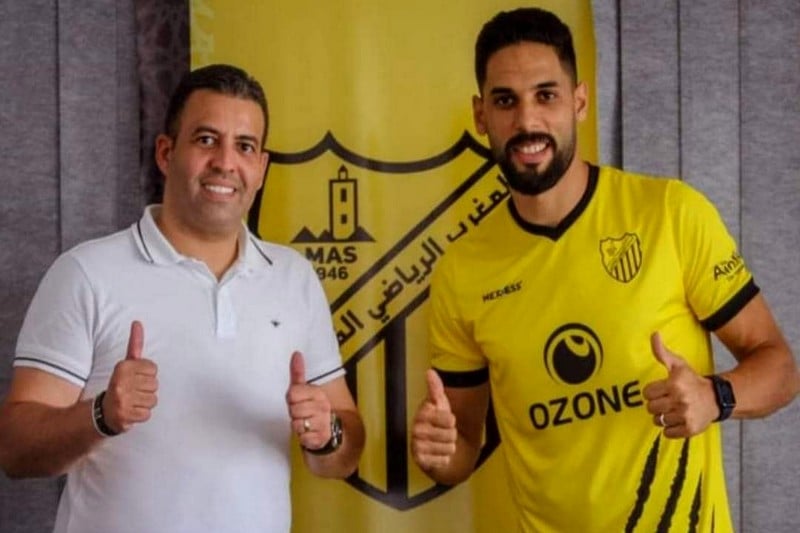 العميد السابق لحسنية أكادير يحمل قميص الماص