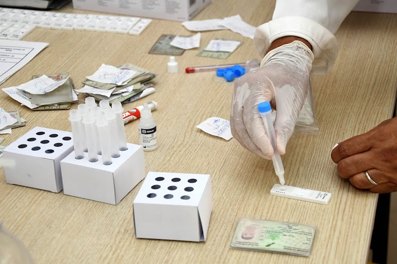 رصيف الصحافة: أسعار جديدة تنهي جدل أسعار اختبارات "كورونا" بالمختبرات