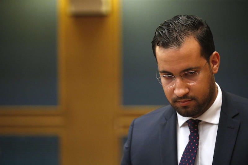 القضاء الفرنسي يبدأ محاكمة المغربي بنعلا المسؤول السابق عن أمن ماكرون