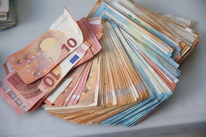سعر الدرهم شبه مستقر أمام الأورو