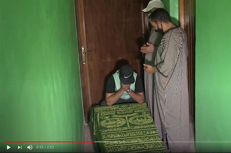 دموع عائلة أحد ضحايا مالي