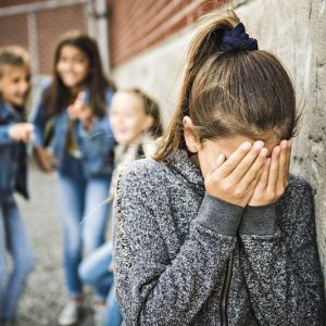 التنمر المدرسي.. عنف يقتحم البيئة التعليمية ويقوض العلاقات الاجتماعية للتلاميذ