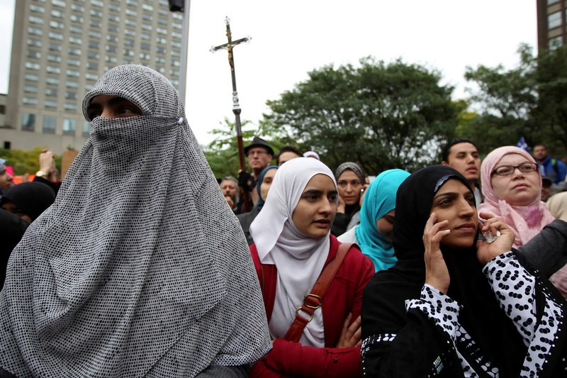ترجمة جديدة تبرز "تصفية الحسابات السياسية" في قضايا هوياتية متلبسة