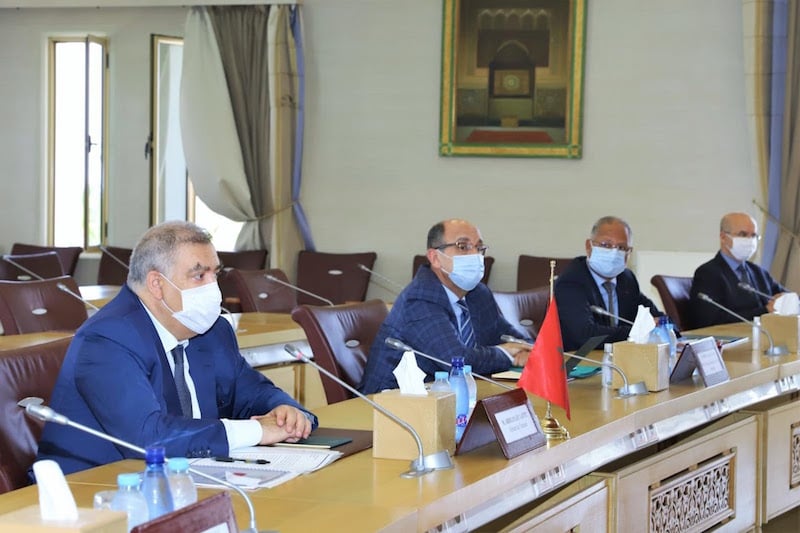 "الداخلية" تدعو المجالس المنتخبة إلى إشراك المغاربة في اتخاذ القرار العمومي