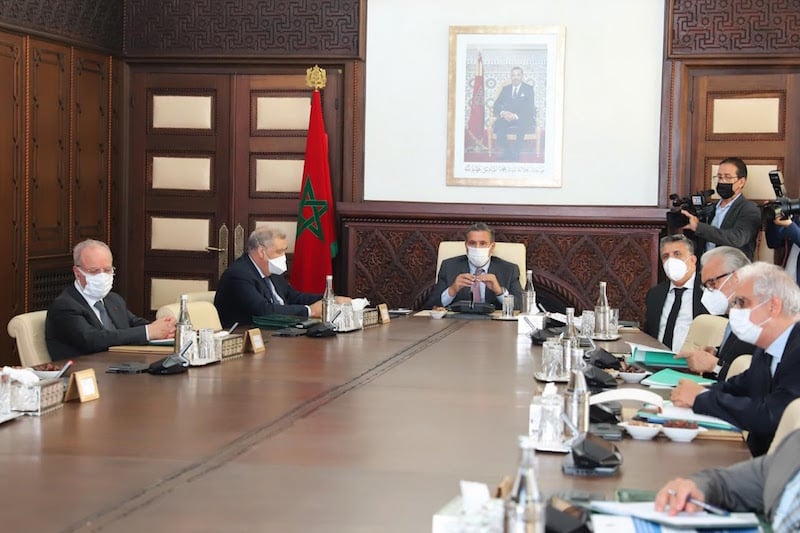 رئيس الحكومة يعقد اجتماعا حول تشجيع الاستثمار