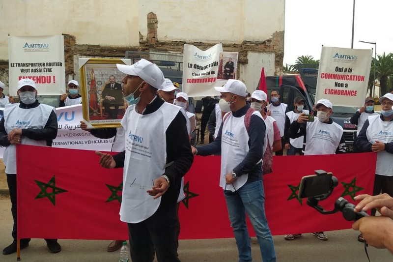 تقليص عدد التأشيرات يخرج مهنيي النقل الطرقي إلى الاحتجاج أمام سفارة فرنسا