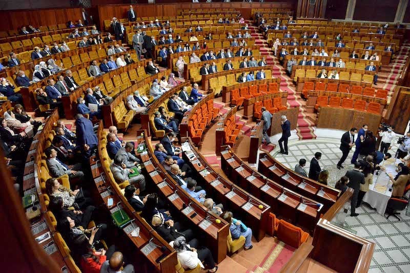 كواليس فرض البرلمان الإدلاء بجواز التلقيح.. وهذا مصير غير الملقحين
