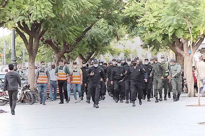 تفريق "رافضي الجواز" في وجدة