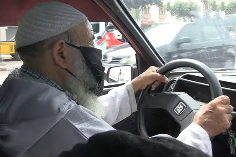 أكبر سائق "طاكسي" سنا بأكادير