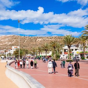 جائحة "كورونا" تتسبب في خسارة 1.2 مليار دولار لقطاع السياحة بأكادير