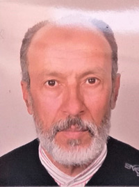 متاهات شاعر بين مرايا وطن