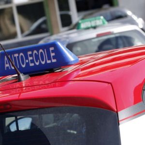 مشاكل مادية ومعرفية وثقافية أمام رقمنة خدمات تعليم السياقة في المغرب