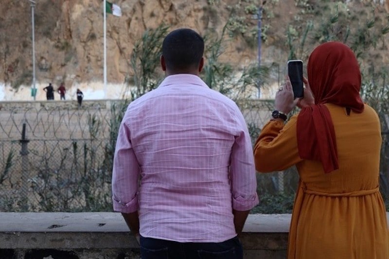 التوتر الدبلوماسي بين المغرب والجزائر يفاقم معاناة العائلات المشتتة‎‎