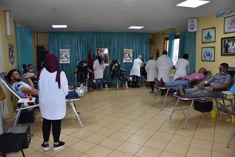 حملة تبرع في الناظور تواجه نقص مخزون الدم