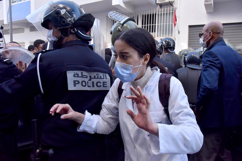القوات العمومية تفرق وقفة للممرضين بالرباط