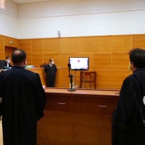 محاكمة "الجنس مقابل النقط" تتحول إلى مواجهة بشأن الاعتقال الاحتياطي
