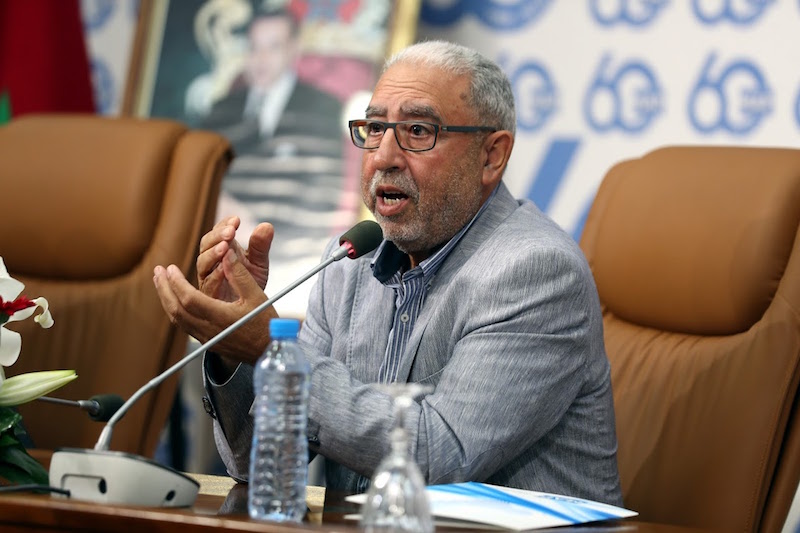 الأشعري يسافر بالقراء إلى "زمن التسعينيات" عبر عمود "عين العقل"