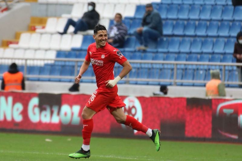 فيصل فجر يهز الشباك في الدوري التركي