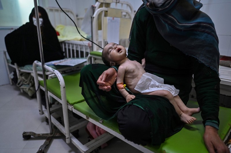 موجة الجوع تضرب بقوة في أفغانستان وتقرّب الرضع من حافة الموت
