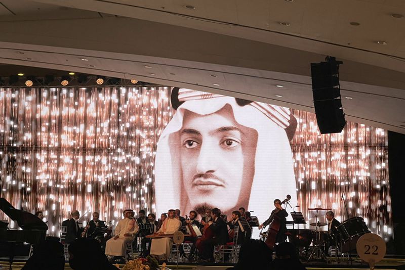 جائزة الملك فيصل تكرم الباحث محمد مشبال