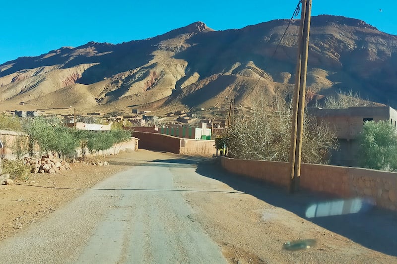 حالة طريق جهوية تثير الاستنكار في إقليم تنغير