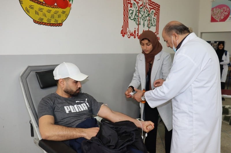 عشرات الأشخاص يتبرعون بالدم بمدينة زايو
