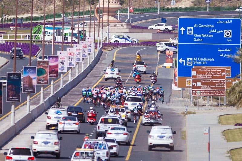 دراجون مغاربة يتألقون بطواف الشارقة