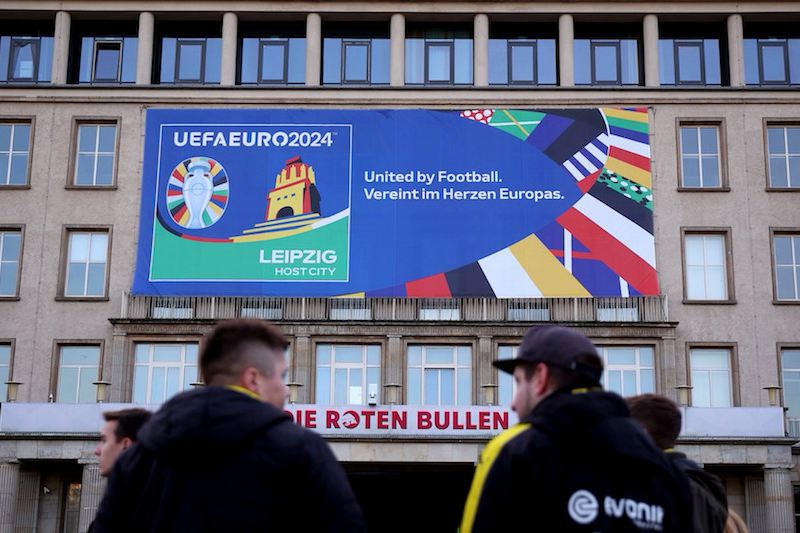 إنفانتينو يدعم تنظيم كأس أمم أوروبا كل عامين