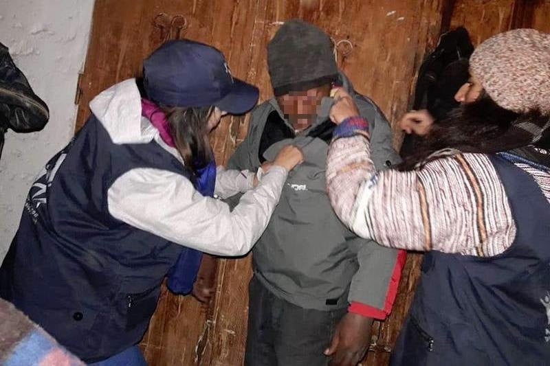تساقطات ثلجية تقسو على أشخاص في "وضعية الشارع" بدرعة تافيلالت