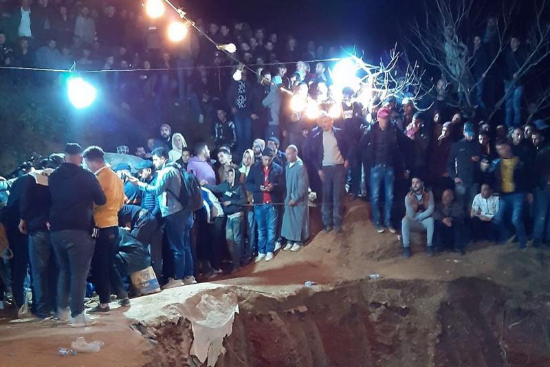 جرافة تستأنف عملية الحفر لإنقاذ ريان