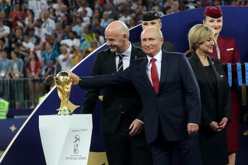 رسميا .. "فيفا ويويفا" يعاقبان روسيا