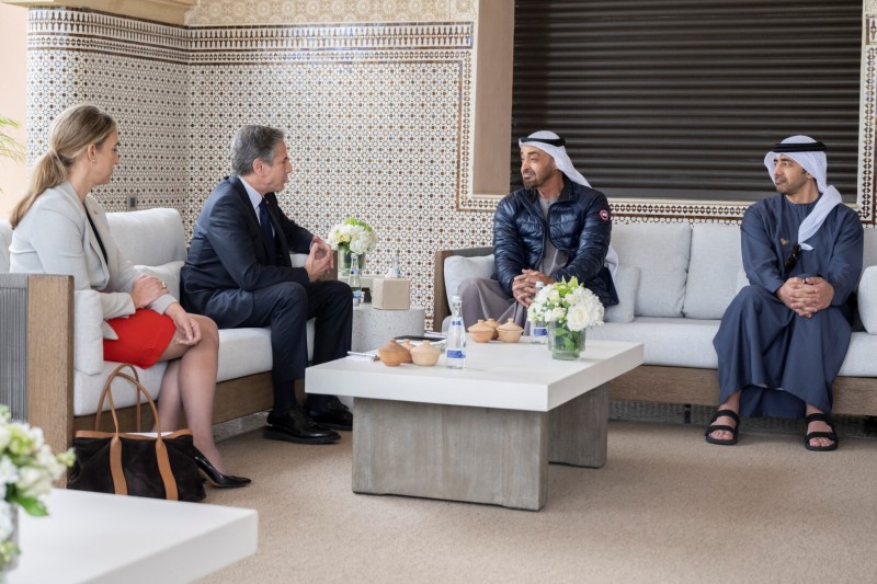 محمد بن زايد يلتقي بلينكن بالرباط