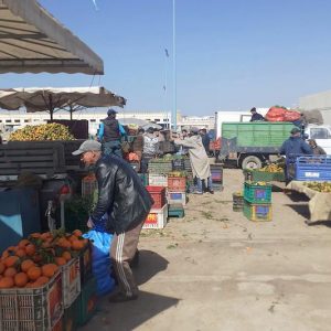 سوق إنزكان للجملة يوفر الفواكه والخضر .. والوسطاء يشعلون الأسعار