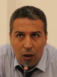 الجزائر ورقصة الديك المذبوح