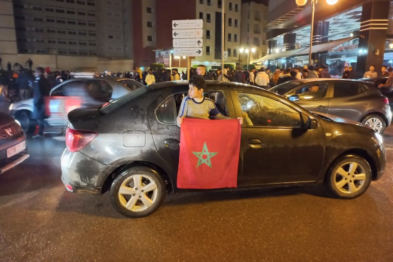 الجماهير الوجدية تحتفل بتأهل "الأسود"