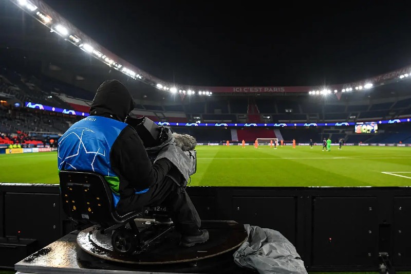 الدوري الإنجليزي يُعلق البث مع روسيا