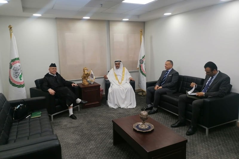 رئيس البرلمان العربي يشيد بجهود الملك