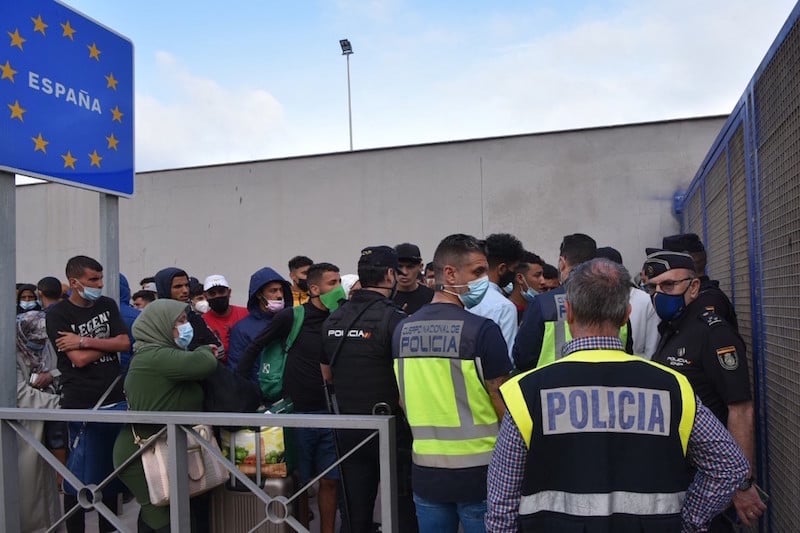 حكومة مدينة سبتة المحتلة تطالب بفرض "تأشيرة شينغن" على المغاربة