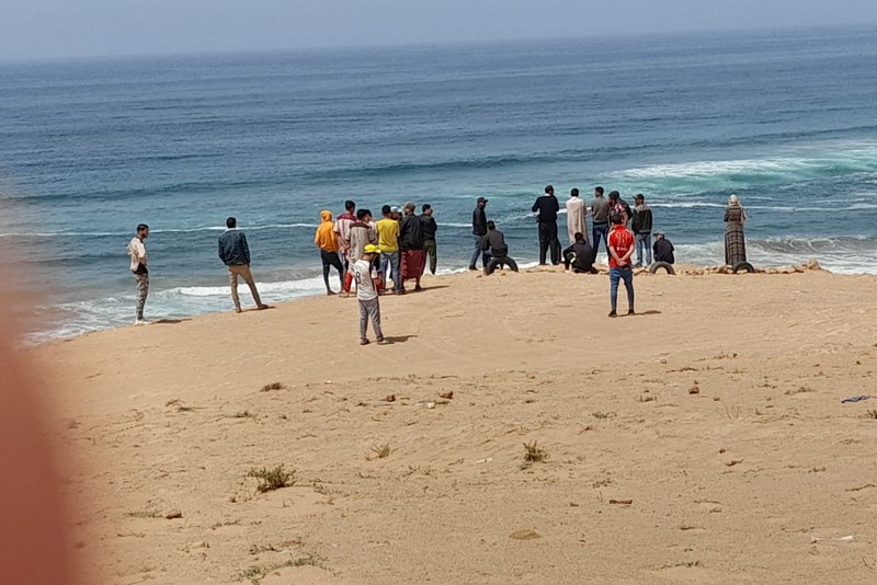 شاب يفارق الحياة غرقا بشاطئ الدويرة