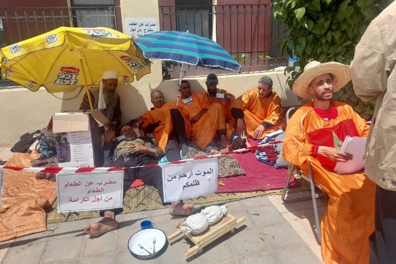 باعة يضربون عن الطعام قرب تاوريرت