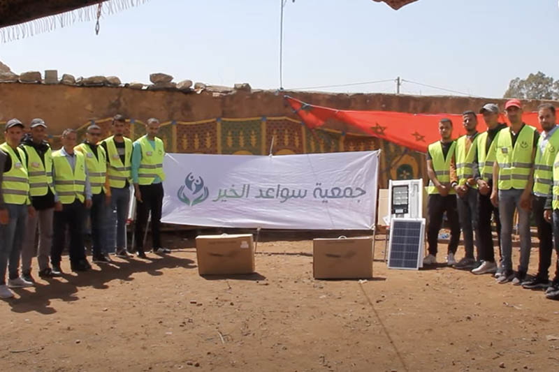 مصابيح تضيء بالطاقة النظيفة